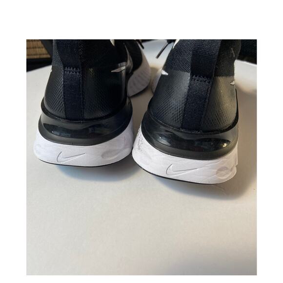 Nike Men's React‎ Infinity Run Flyknit Sneakers 9 - Picture 5 of 11